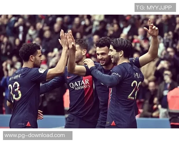 西甲激战：巴黎圣日耳曼与AC米兰战成平局精彩瞬间引发全场沸腾